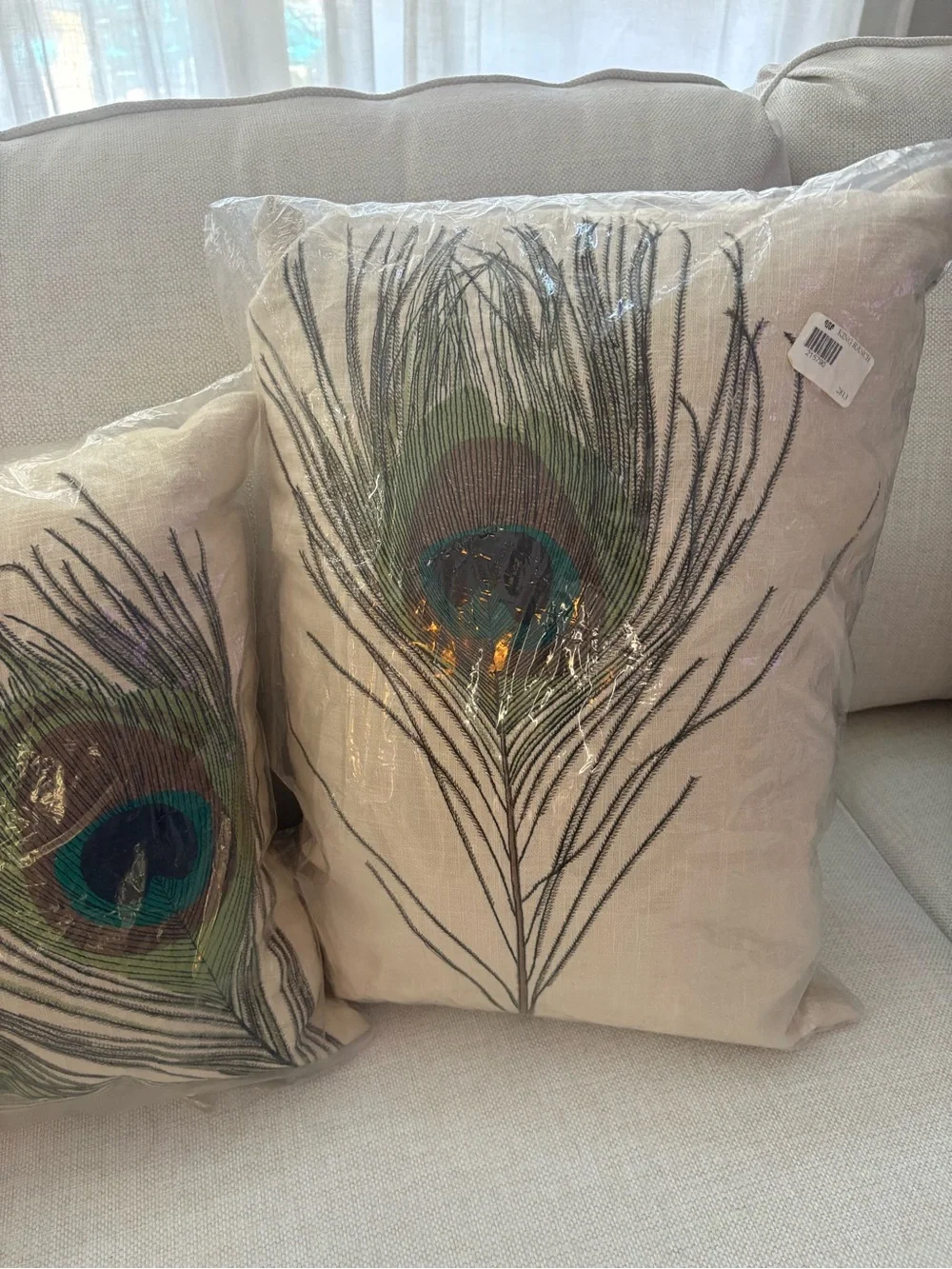 (4)Peacock Feather Decorative Pillows- Cream with Green Accent- Peking handicraf